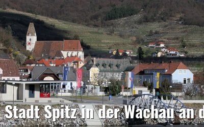 Stadt Spitz in der Wachau an der Donau 03.04.2015