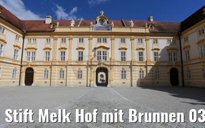 Stift Melk Hof mit Brunnen 03.04.2015