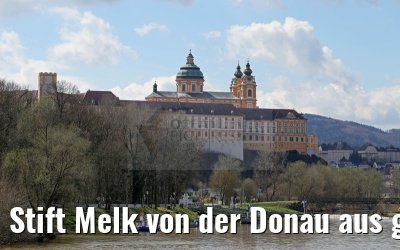 Stift Melk von der Donau aus gesehen 03.04.2015