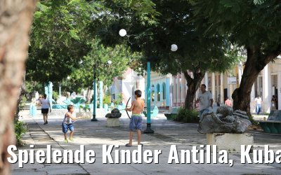 Spielende Kinder Antilla, Kuba 06.12.2017