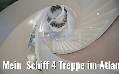 Mein  Schiff 4 Treppe im Atlantik Restaurant