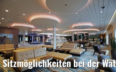 Sitzmöglichkeiten bei der Waterkant Bar Mein Schiff 4