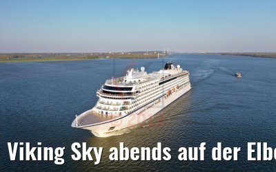Viking Sky abends auf der Elbe 19.04.2019
