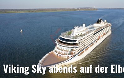 Viking Sky abends auf der Elbe 19.04.2019
