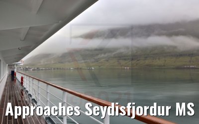 Approaches Seydisfjordur MS Seaventure 13.08.2021