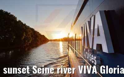 sunset Seine river VIVA Gloria
