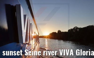 sunset Seine river VIVA Gloria