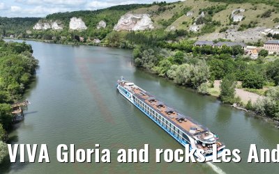 VIVA Gloria and rocks Les Andelys