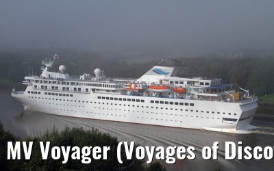 MV Voyager (Voyages of Discovery), Kiel Canal, 29. August 2012