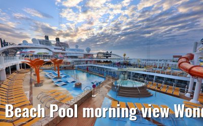 Beach Pool morning view Wonder of the Seas