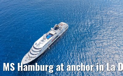 MS Hamburg at anchor in La Digue, Seychelles 24.02.2026